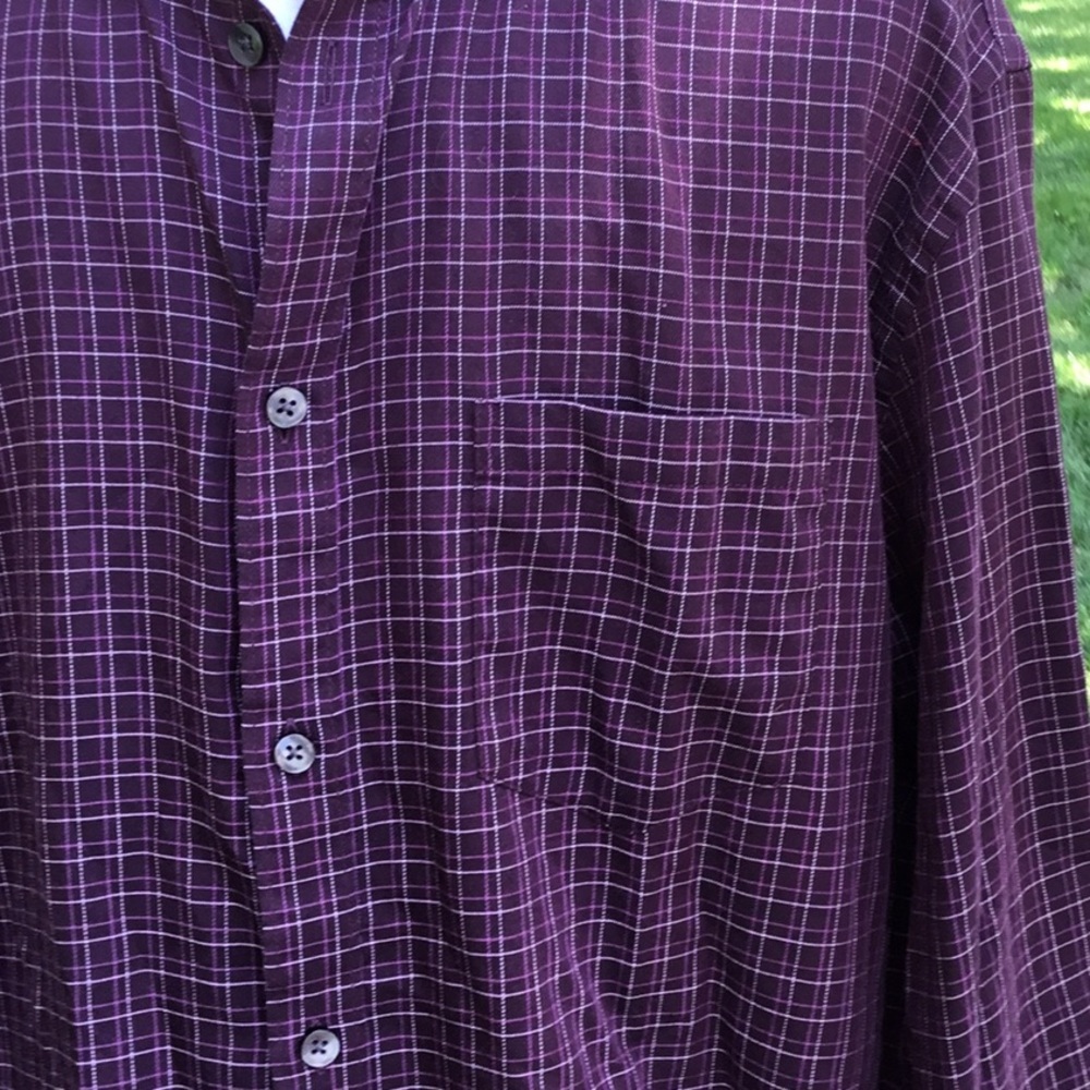 Van Heusen burgundy button down - Picture 3 of 6